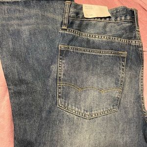 American eagle relaxed straight NWT 31/34